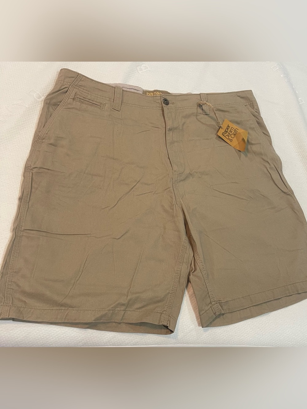 Men’s Khaki Shorts New with Tag size 40